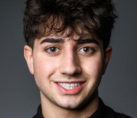 Zach Yadegari Ditolak 15 Universitas Top, Refleksi Penting Soal Esai dan Pendidikan