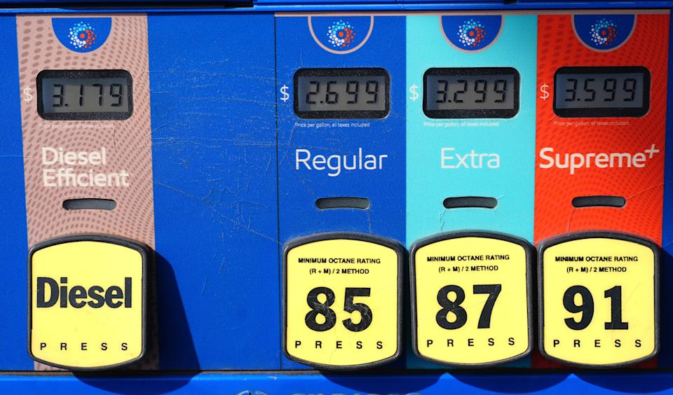 Harga Bensin Naik Tertinggi Sejak September Karena Campuran Musim Panas dan Risiko Tarif
