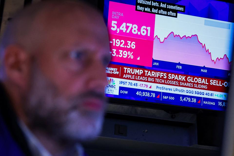Pasar Saham Turun Drastis Setelah Tarif Trump, Haruskah Investasi Sekarang?
