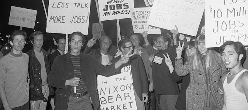 Persiapkan Diri Menghadapi Risiko Stagflasi dan Ketidakpastian Ekonomi Amerika