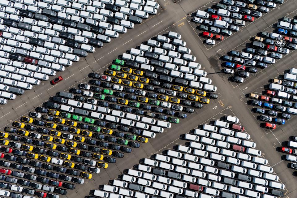 Jaguar Land Rover Hentikan Pengiriman Mobil ke AS Karena Tarif 25%