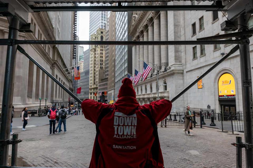 Pasar Saham AS Jatuh 11 Triliun Dolar Akibat Tarif Trump dan Ketegangan Perang Dagang