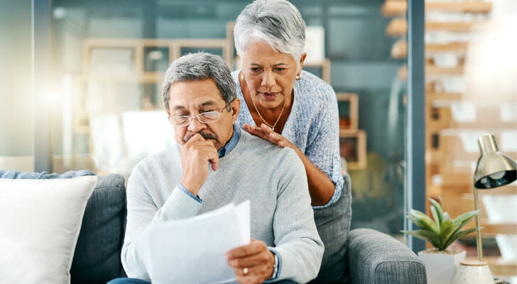 Cara Menarik Dana Pensiun Saat Pasar Turun agar Tabungan Bertahan Lama
