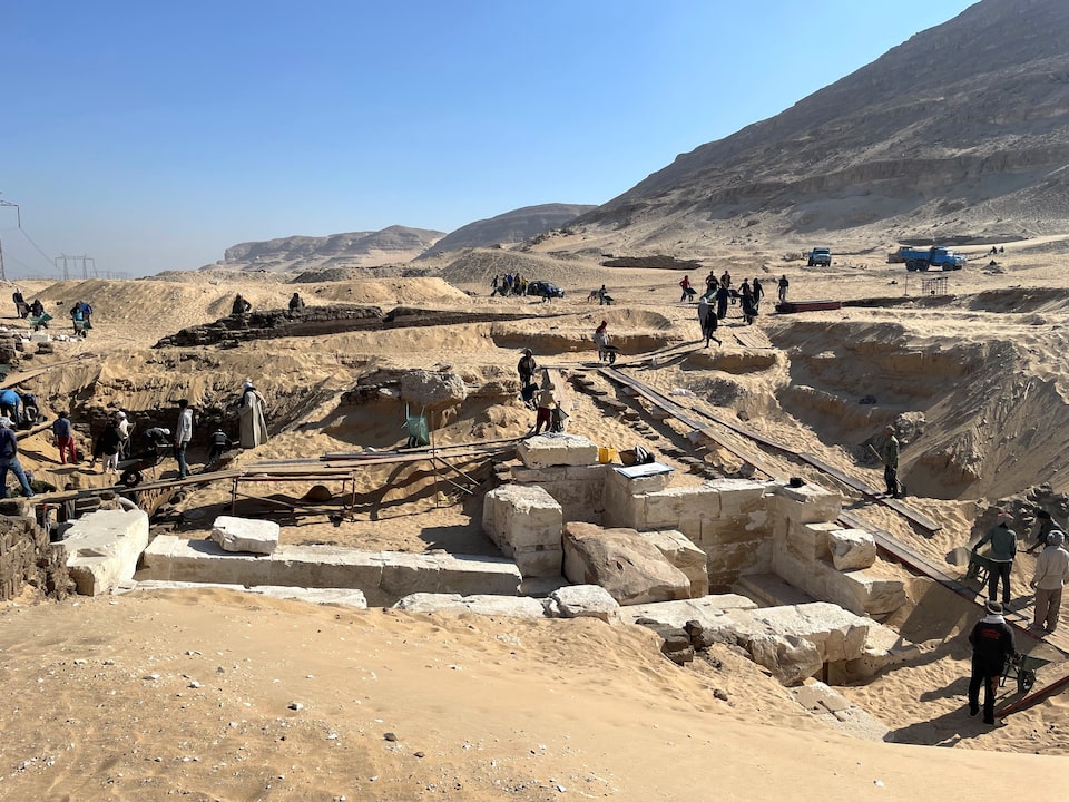 Makam Raja Mesir Kuno Tak Dikenal Ditemukan di Abydos Setelah 3.600 Tahun