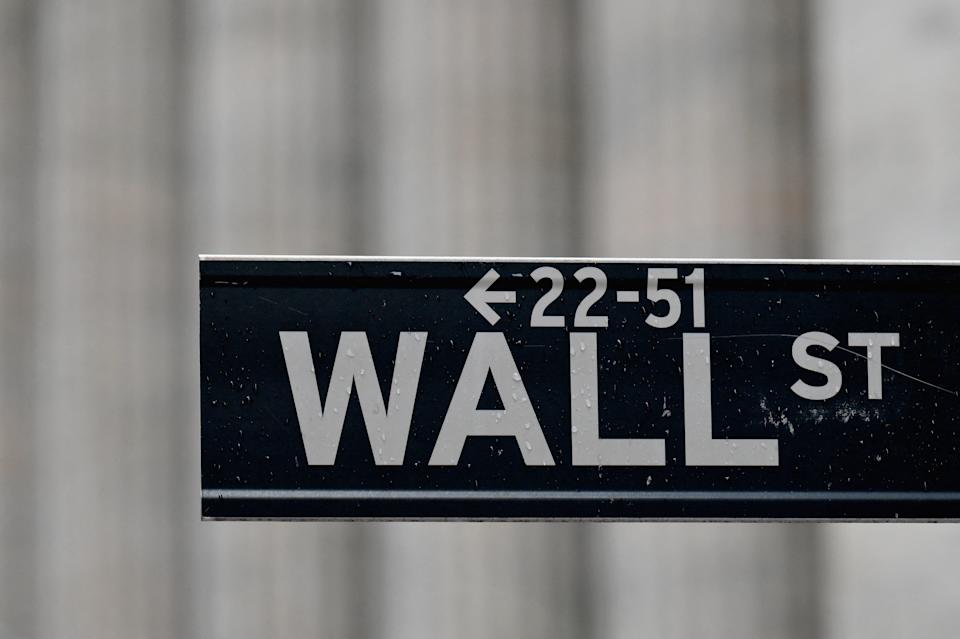 Wall Street Pangkas Target S&P 500 Akibat Ketidakpastian Tarif Trump