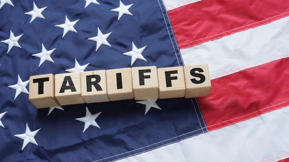 Pasar Rontok Karena Tarif Trump, Apa Langkah Bernas The Fed?