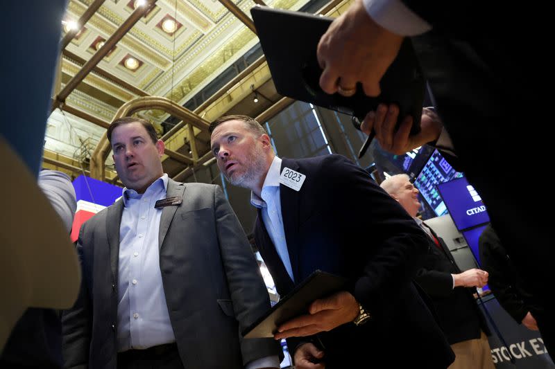 Wall Street Pulih Saat Harapan Negosiasi Tarif AS-China Muncul Kembali