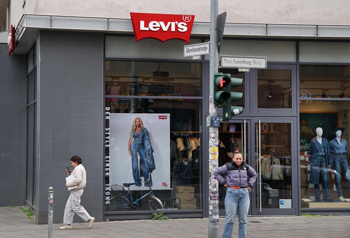 Tarif Perdagangan Membuat Keuangan Levi's Rentan di Tengah Ketidakpastian