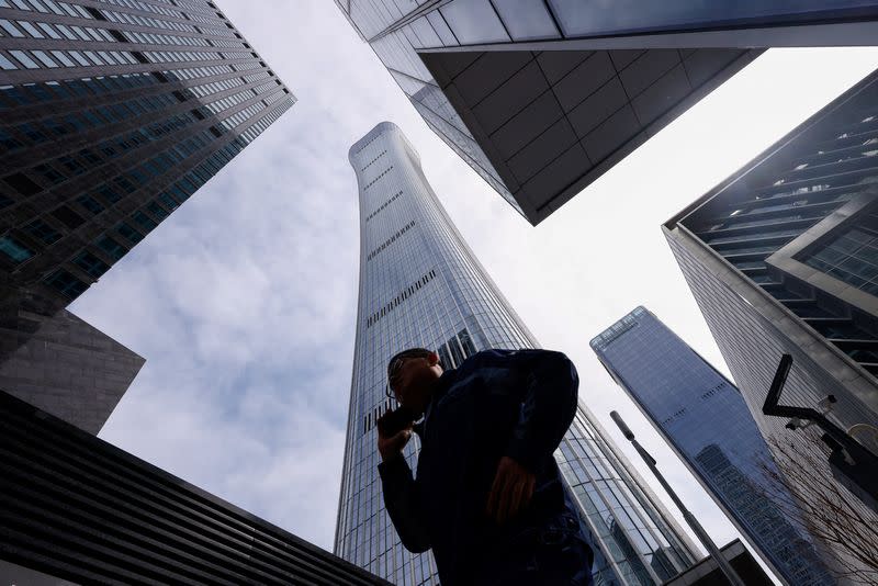 China Dukung Perusahaan Milik Negara Beli Saham untuk Stabilkan Pasar Saham