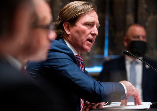 Trump Perintahkan Investigasi dan Cabut Izin Keamanan Mantan Direktur CISA