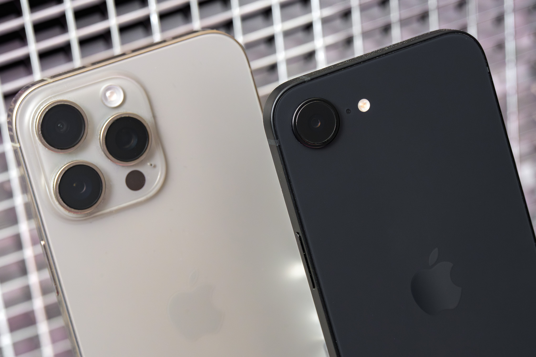 Apple dan Perusahaan Teknologi Kejar Tiket Bebas Tarif AS Lewat Pengiriman Kilat