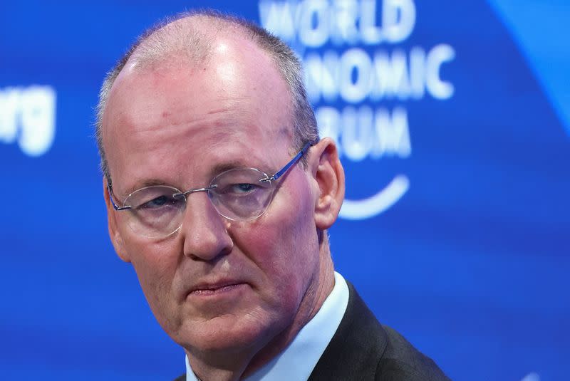 Tarif Impor Trump Picu Risiko Stagflasi di Eropa, Kata Pembuat Kebijakan ECB