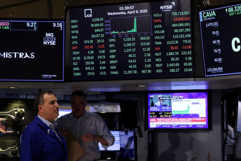 Pasar Kejut, Trump Umumkan Jeda Tarif 90 Hari, Saham Melejit