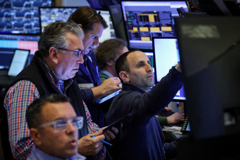 Perang Tarif Trump Guncang Pasar dan Bikin Bank dan Investor Was-Was