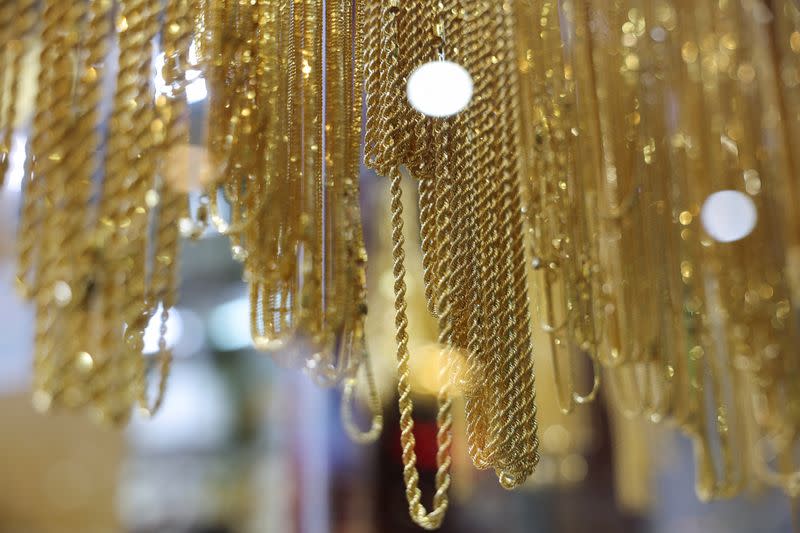 Harga Emas Melesat Lewati Rekor Karena Ketegangan Perang Dagang AS-China