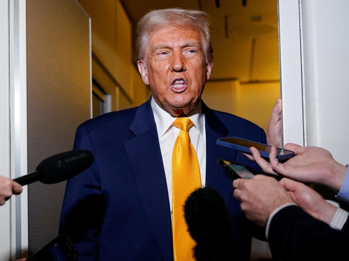 Trump Ubah Tarif Impor Produk Elektronik China, Pasar Saham AS Bergejolak