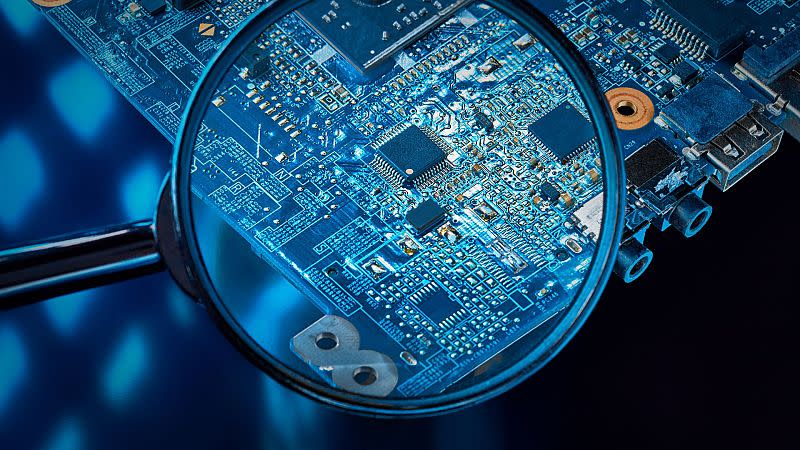 Tarif Semikonduktor Trump: Dampak Besar bagi Perusahaan Teknologi AS dan Dunia