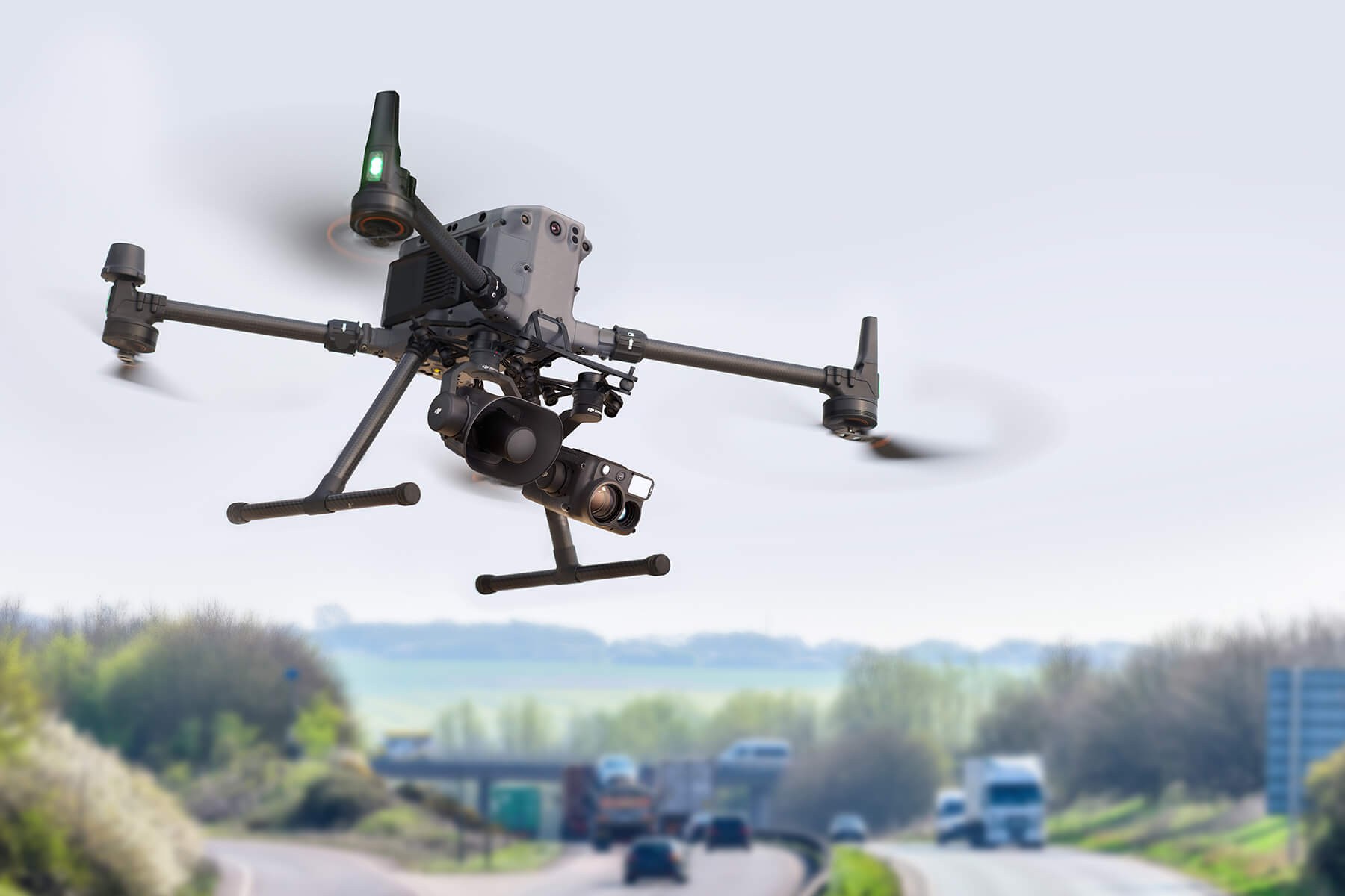 DJI Kenalkan Speaker Super Keras dan Spotlight untuk Drone Keamanan Publik