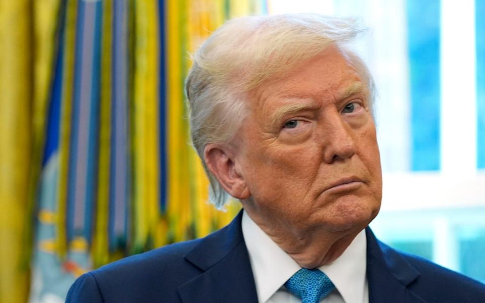 Uni Eropa Denda Apple dan Meta Rp11 Triliun, Donald Trump Murka