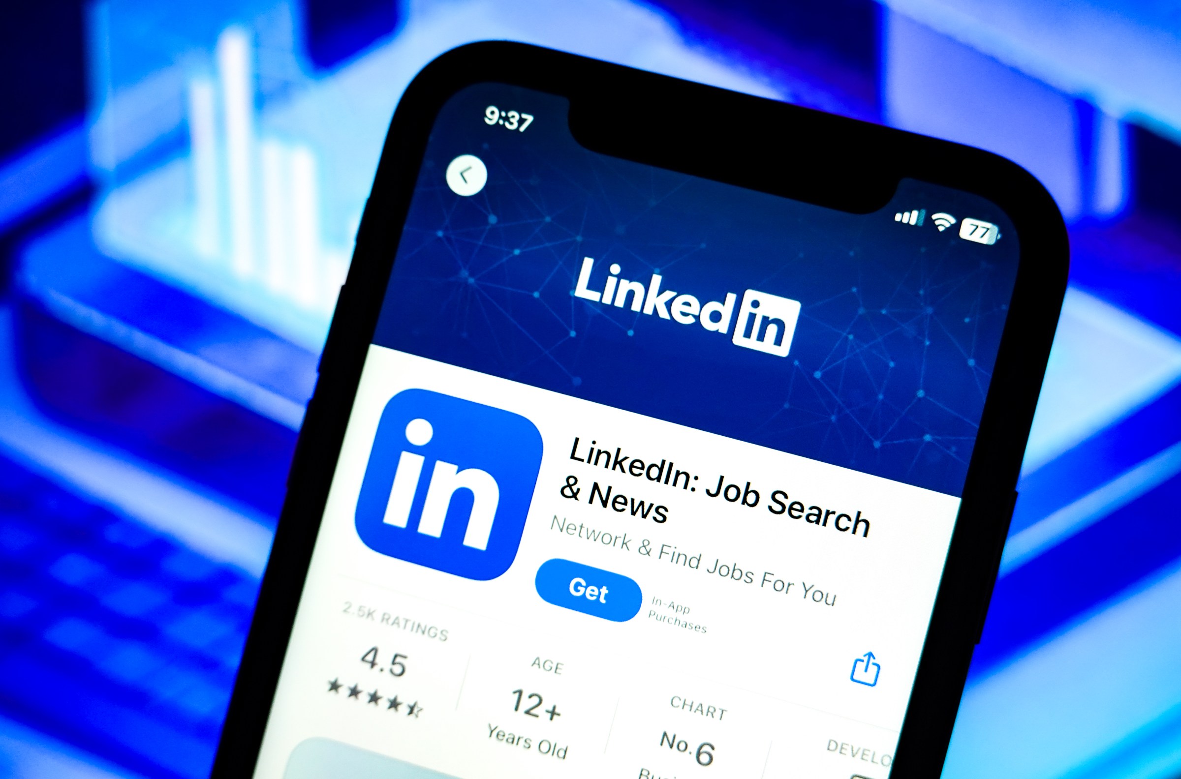 LinkedIn Perluas Verifikasi Identitas ke Platform Lain Bersama Adobe