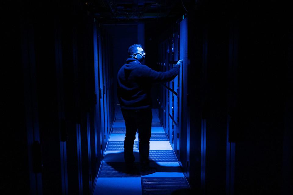 Nous Research: Startup AI Terdesentralisasi yang Terobos Batas Blockchain dan Open-Source