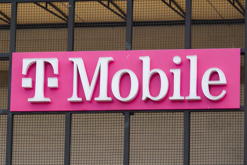T-Mobile Laporkan Pertumbuhan Pelanggan Melambat dan Peringatkan Biaya Tarif Ponsel