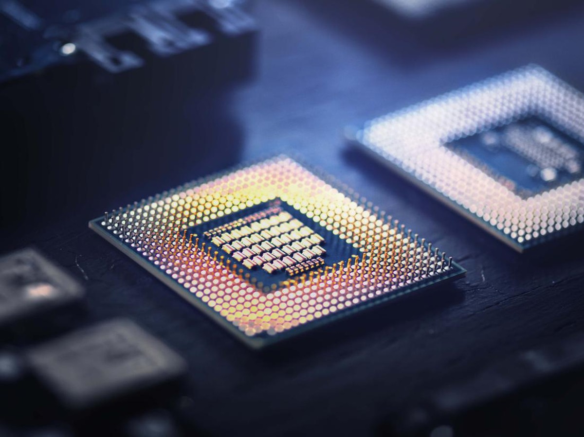 Intel Berjuang Keras Mengejar Ketertinggalan di Pasar Chip AI Dunia