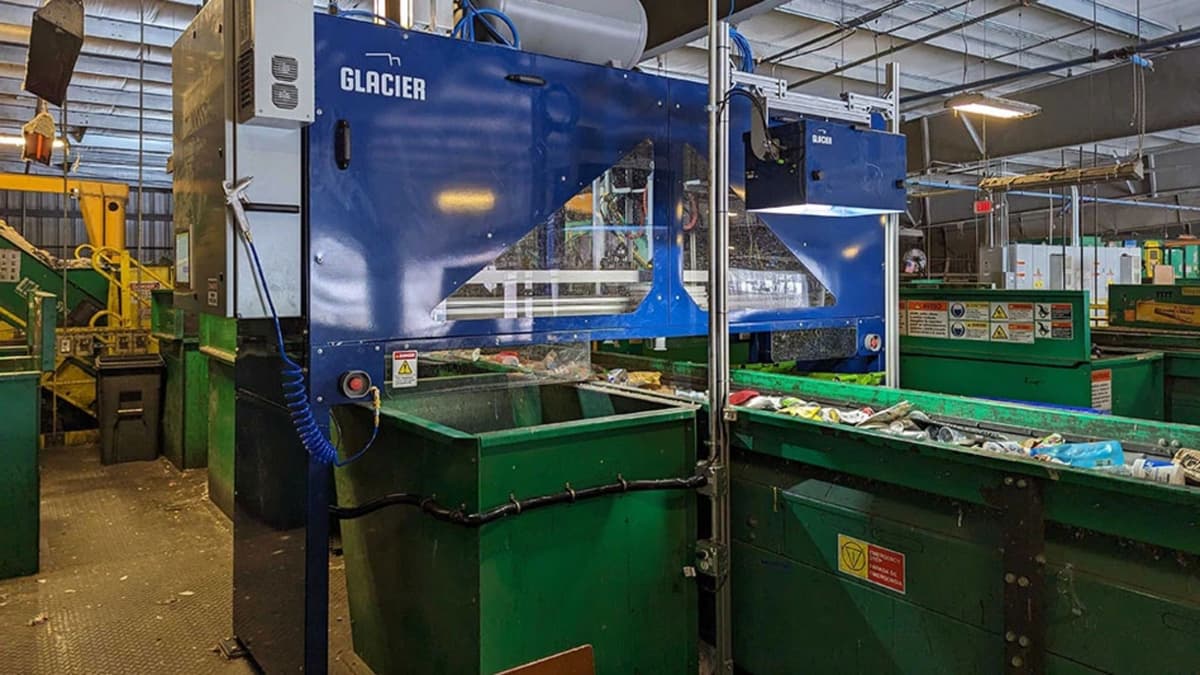 Robot AI Glacier Permudah Pemilahan Sampah dan Tingkatkan Daur Ulang