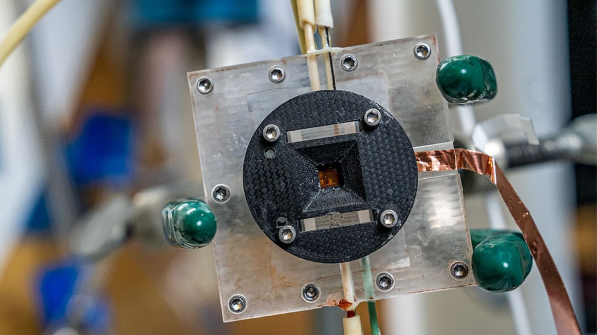 Rahasia di Balik Kerusakan Katalis Tembaga dalam Konversi CO2 Terungkap