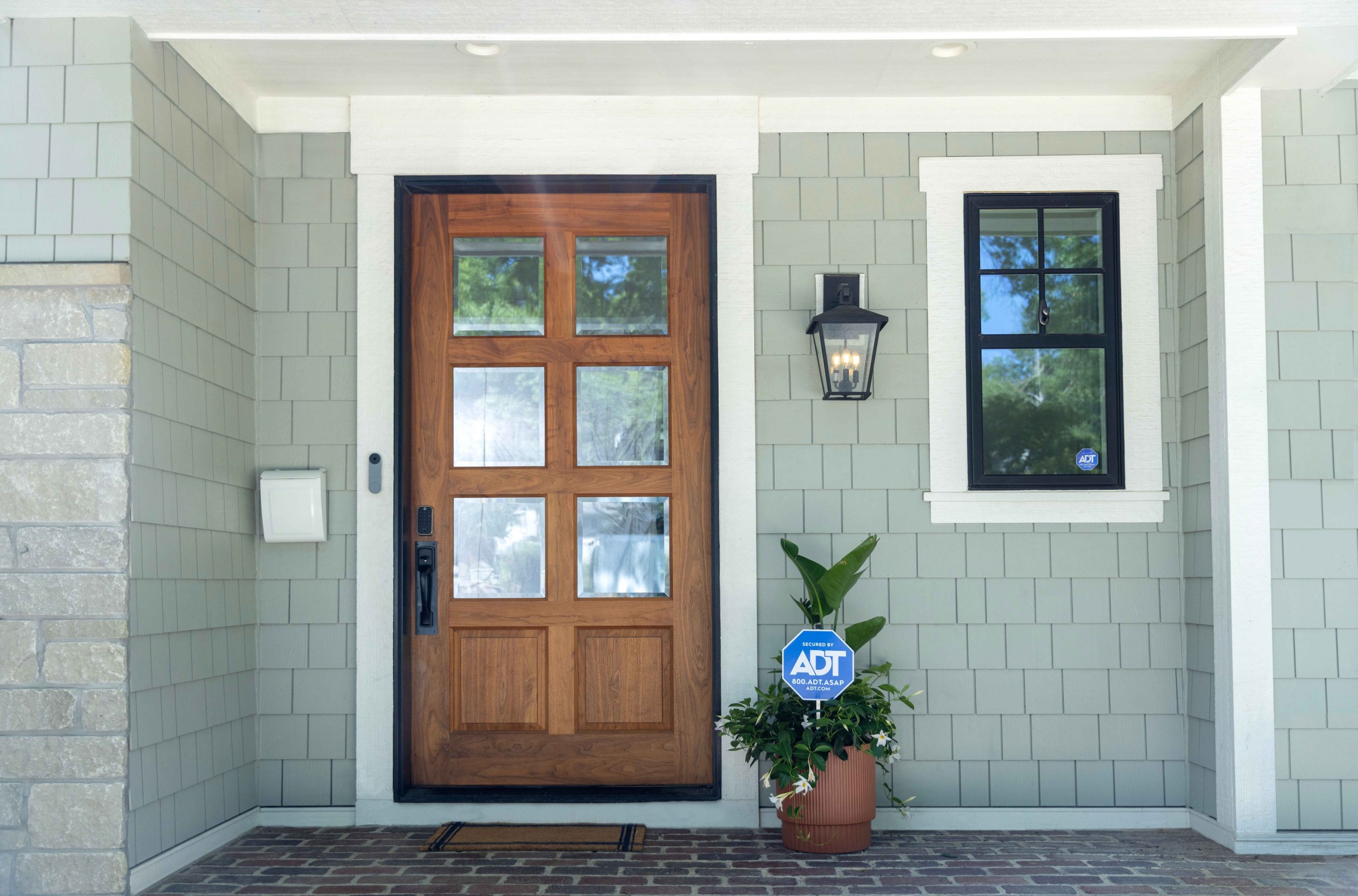 Yale dan ADT Rilis Smart Lock Fingerprint Terbaru untuk Sistem Keamanan Rumah