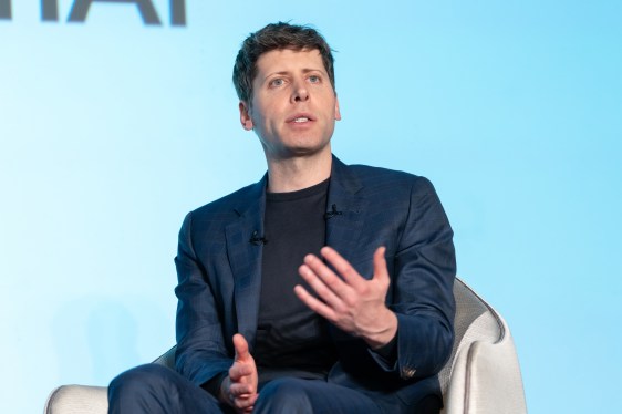 Orb Mini: Perangkat Baru untuk Verifikasi Manusia di Era AI oleh Sam Altman