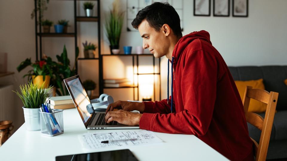 Kenapa Freelancer Pilih Bayar Pakai Crypto: Cepat, Murah, dan Aman