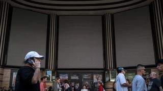 Dampak Kecerdasan Buatan Terhadap Dunia Kerja dan Kehidupan Masyarakat