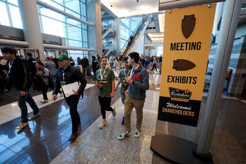 Pemegang Saham Berkshire Tolak Resolusi Soal Keberagaman dan AI Saat Buffett Mundur