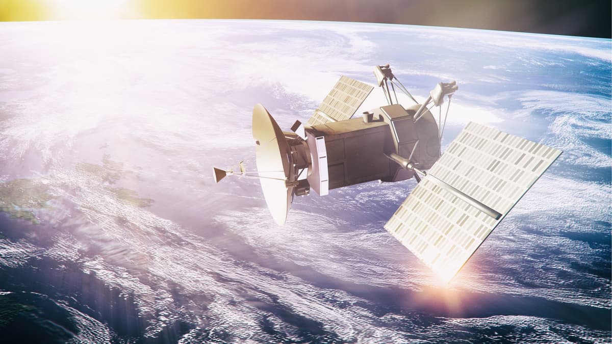 Lapisan Pintar Transparan Untuk Melindungi Panel Surya Pesawat Antariksa