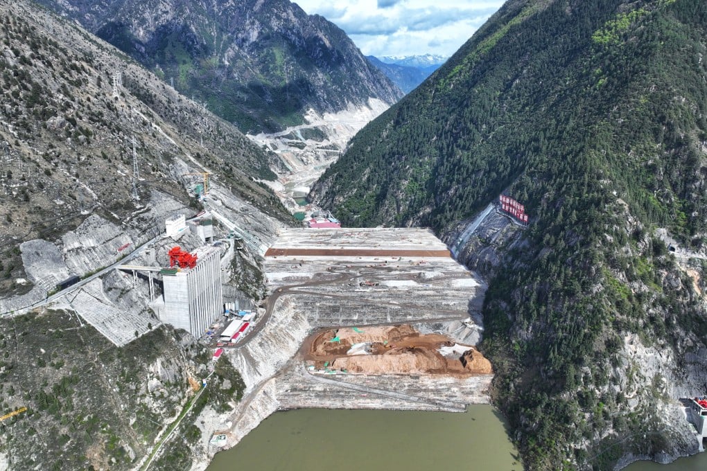 Bendungan Tertinggi Dunia di Sichuan Siap Hasilkan Listrik Tahun Ini