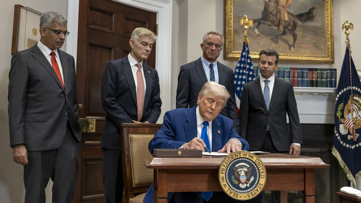 Trump Perintahkan Penurunan Harga Obat Resep dengan Batas Harga Global