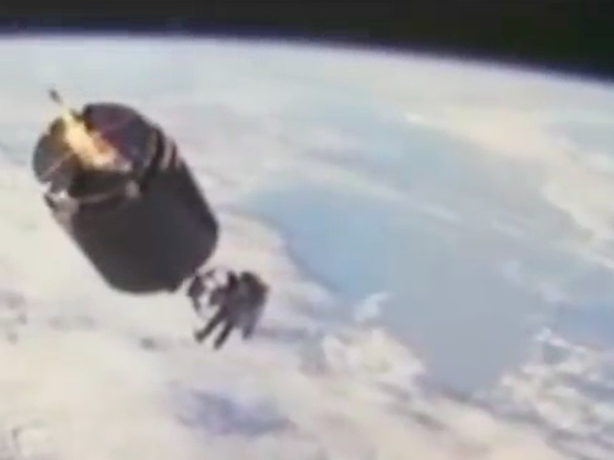 Kisah Heroik NASA Menyelamatkan Satelit Palapa Indonesia yang Terlantar di Orbit