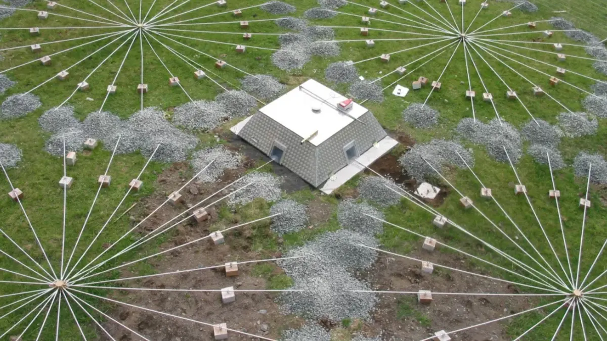 Sensor Infrasound Dingin Buat Deteksi Jalur Serpihan Luar Angkasa yang Jatuh