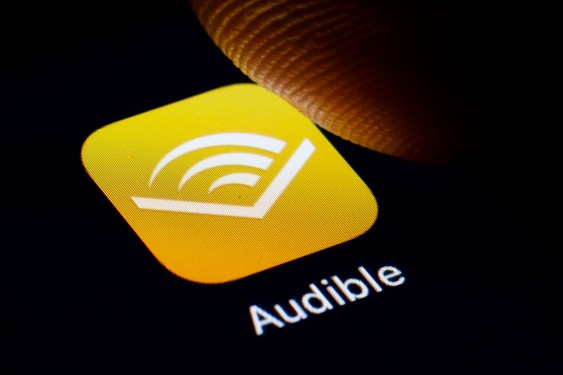 Audible Gunakan AI untuk Percepat Produksi Audiobook dan Bersaing di Pasar