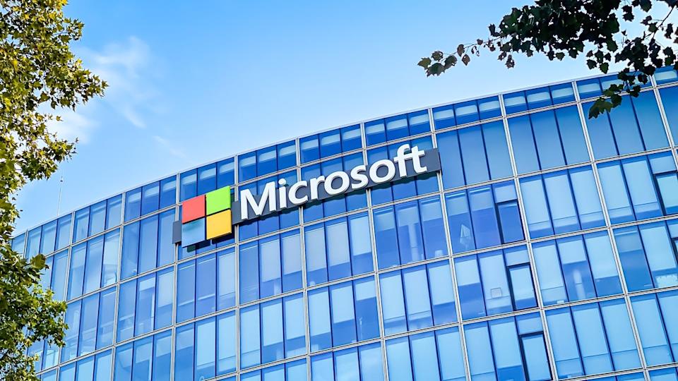 Microsoft Pangkas 3% Karyawan Demi Fokus Besar pada Teknologi AI