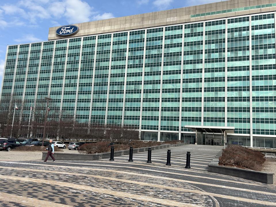 Ford Potong 350 Pekerjaan Software Demi Efisiensi dan Produk Terjangkau