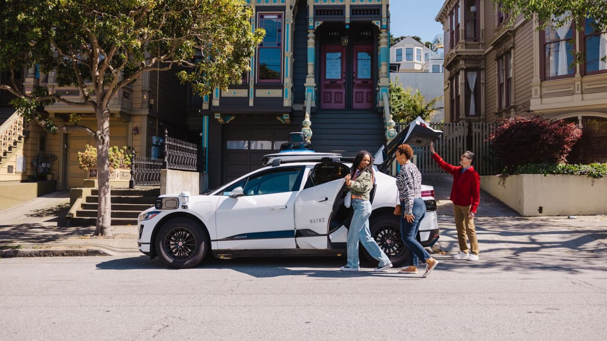 Waymo Tarik 1.200 Robotaksi Karena Kesalahan Software, Masa Depan Mobil Otonom Dipertaruhkan