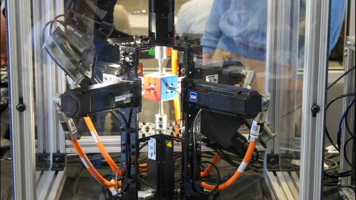 Robot Purdubik’s Cube Pecahkan Rekor Dunia dengan Kecepatan Super Cepat