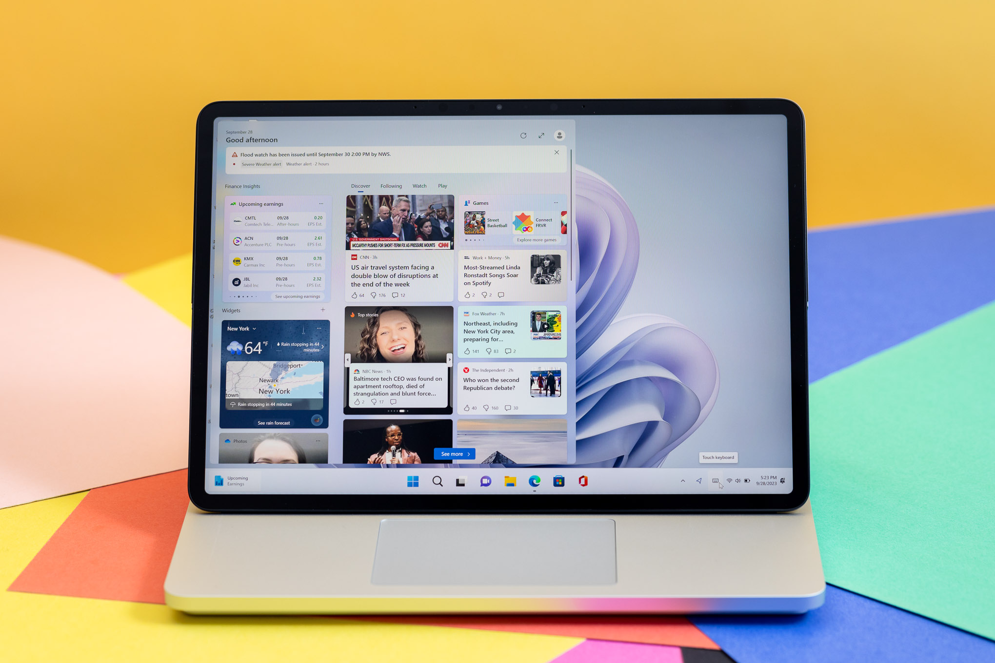 Microsoft Hentikan Surface Laptop Studio 2, Fokus ke AI dan Produk Lebih Sederhana