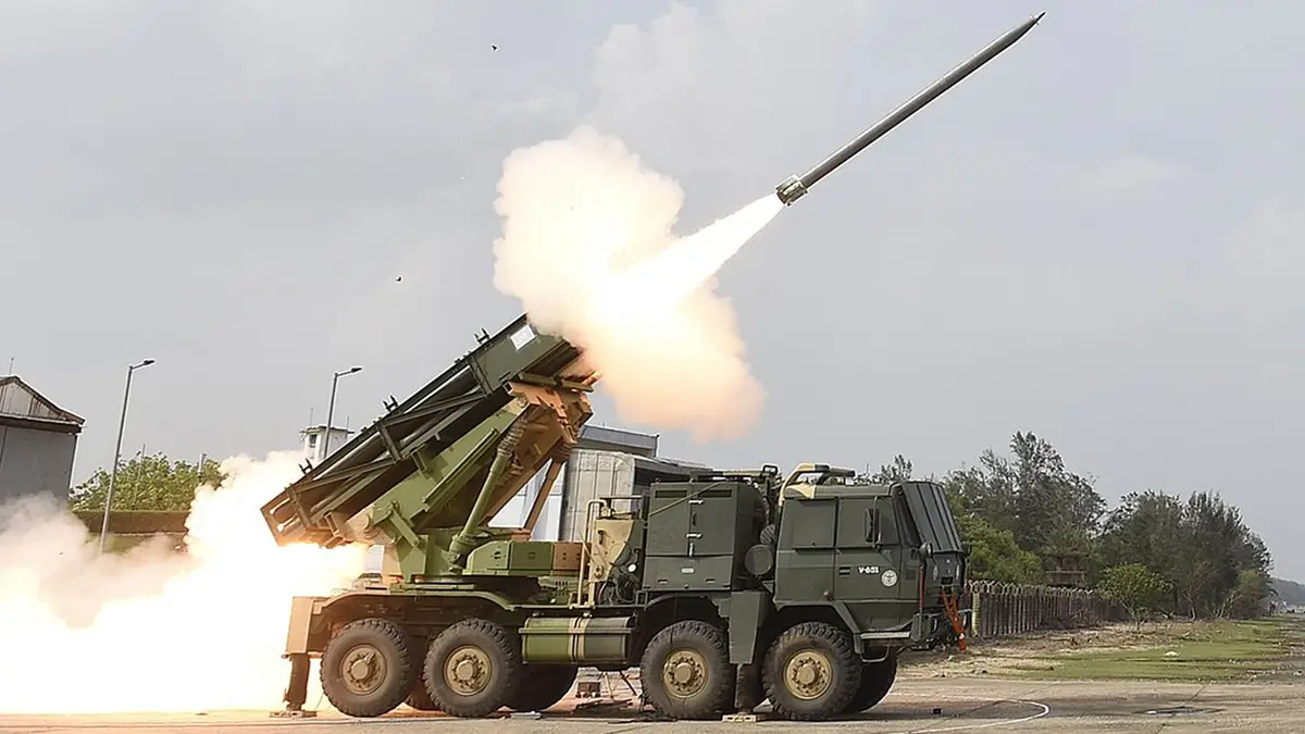 China Ubah Roket Artileri Jadi Glider Presisi Lawan Target Udara Murah