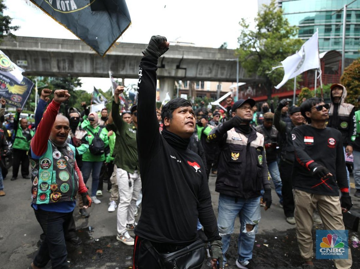 Puluhan Ribu Driver Ojol Demo Tuntut Regulasi Adil dan Tarif yang Wajar