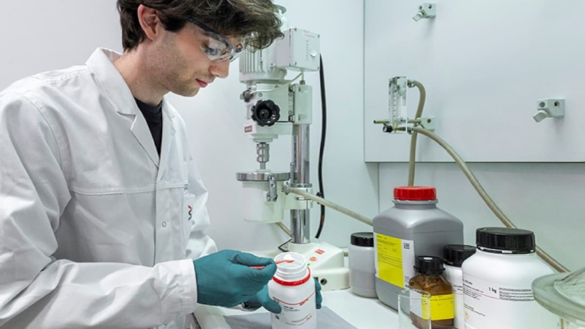 Inovasi Baterai Padat Berbasis Natrium: Solusi Lebih Cepat, Murah, dan Ramah Lingkungan