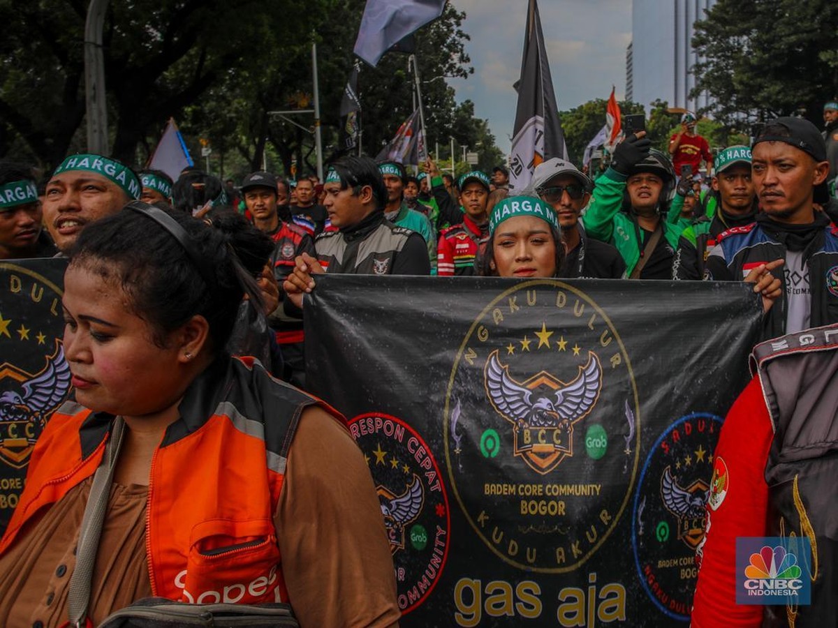 Pengemudi Ojol Demo Minta Potongan Aplikasi Maksimal 10% di Jakarta