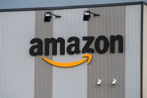 Amazon Hadirkan Ringkasan Audio AI untuk Memudahkan Belanja Online